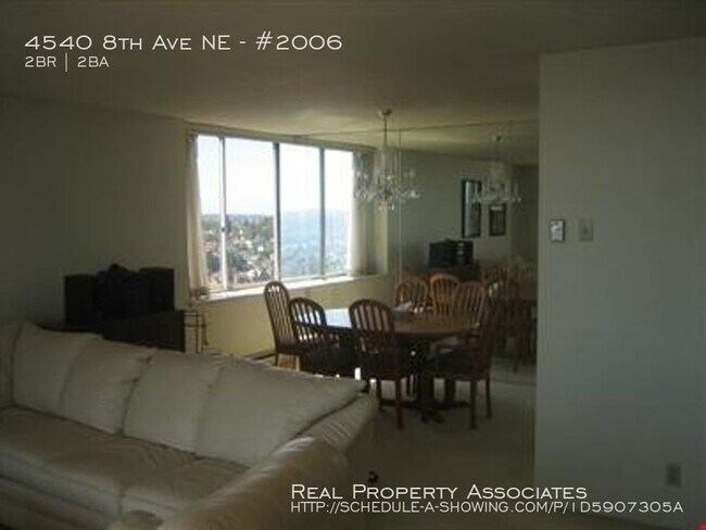 Building Photo - 4540 8th Ave NE