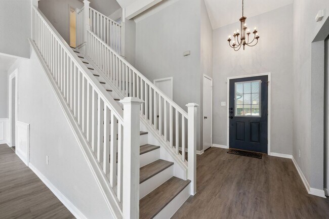 Building Photo - 2109 Boxwood Path