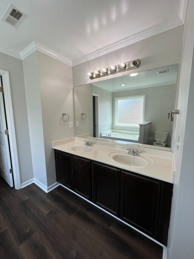 Building Photo - 3 BR 2 1/2 Bath, Just a Short Distance to Swamp Rabbit and Downtown Greenville!
