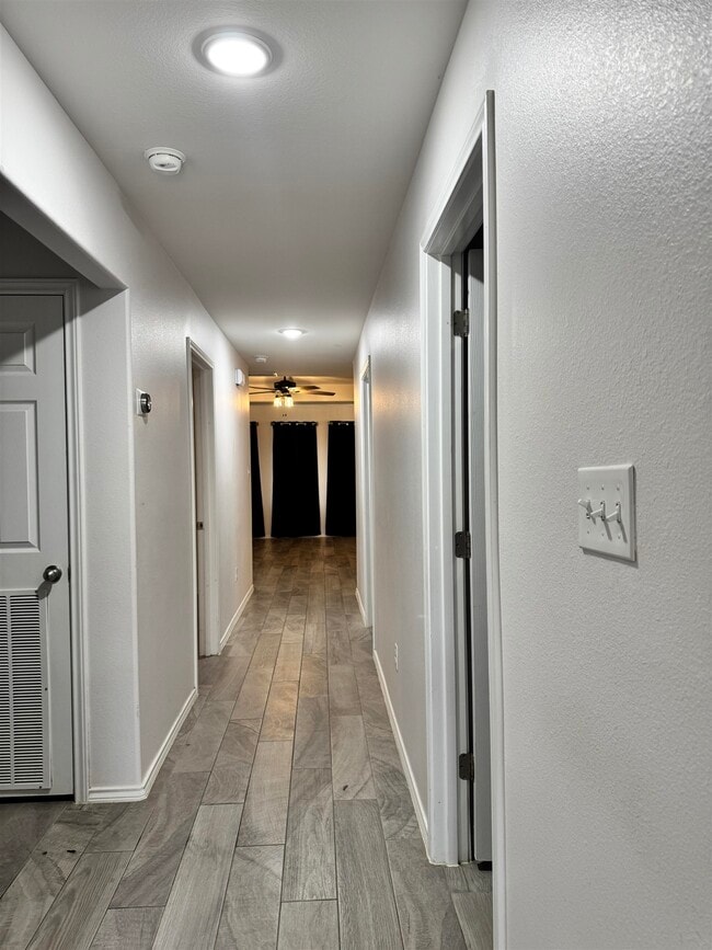 Building Photo - 3606 Octavia Dr