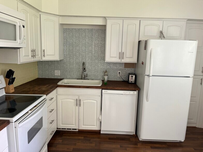 Kitchen - 105 S 3rd E