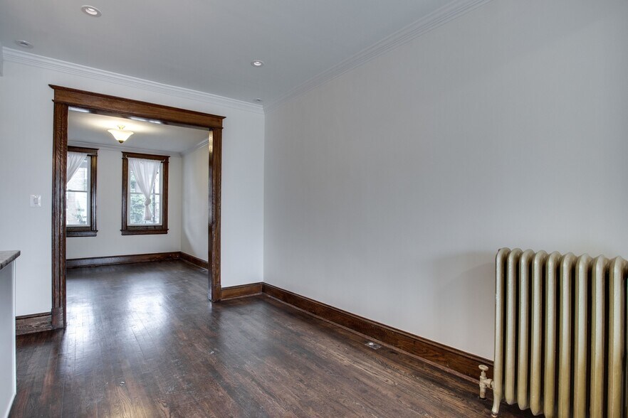 Living area - 702 Ingraham St NW