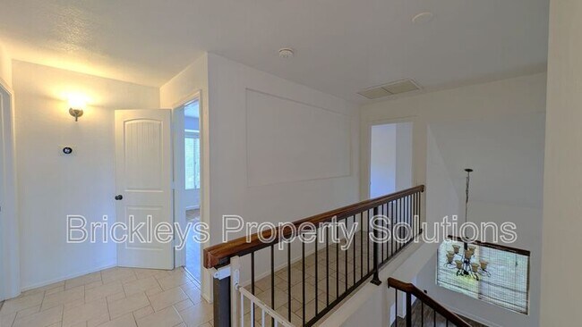 Building Photo - 2363 W Hemlock Ct