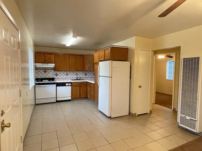 Building Photo - 630-644 Lincoln Rd E