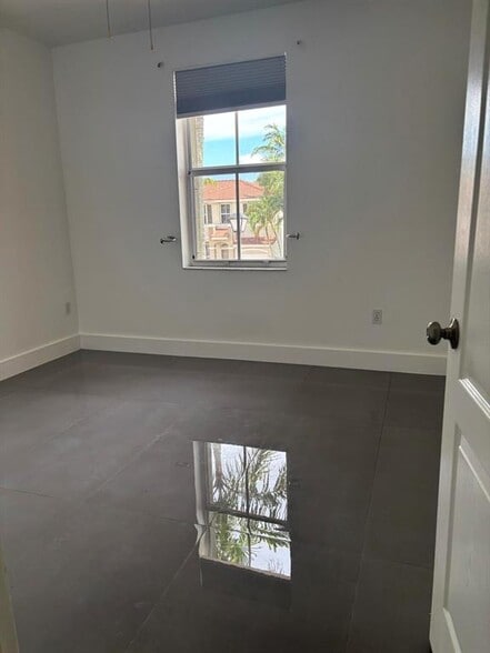 Building Photo - 254 Riverwalk Cir
