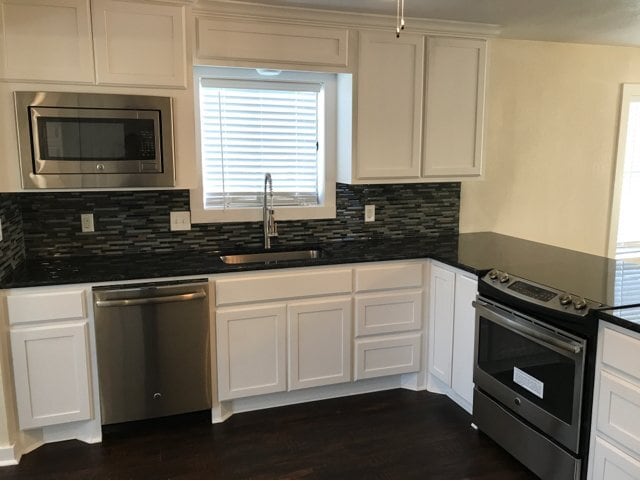 Building Photo - Lorena ISD, 2 bed/1 bath Charming Home