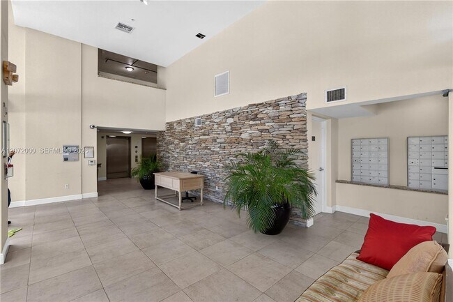 Building Photo - 1350 NW 8th Ct