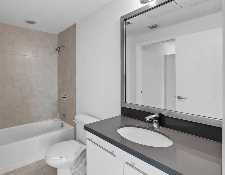 Building Photo - 90 SW 3rd St