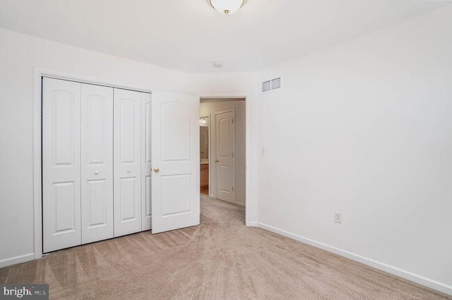 Building Photo - 6383 Creekbend Dr