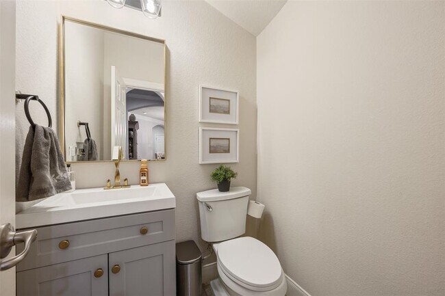 Building Photo - 15502 Stallion Point Cir