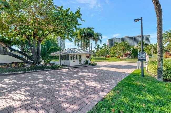 Building Photo - 4301 N Ocean Blvd