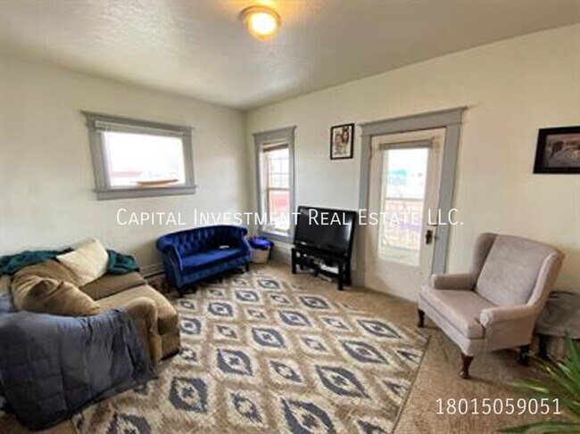 Building Photo - 470 E 300 S