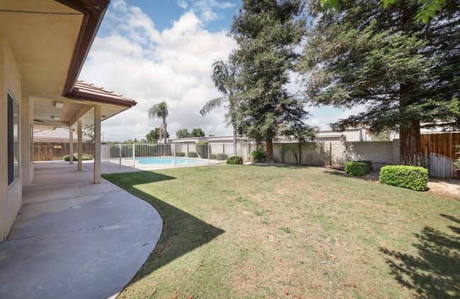 Building Photo - 4709 Laurel Springs Dr