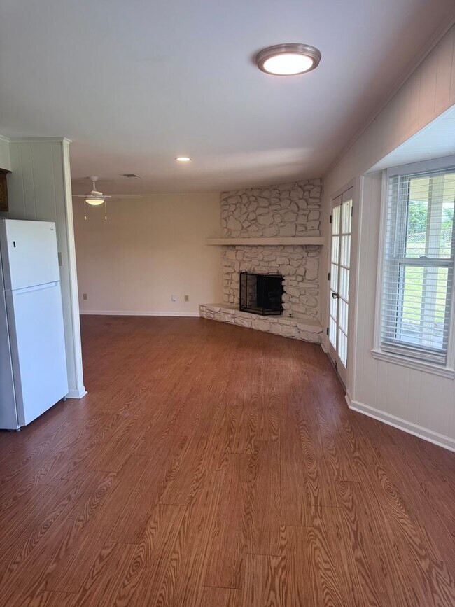 Building Photo - 1115 Briar Creek Rd