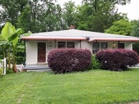 Building Photo - 338 W Hampton Ave