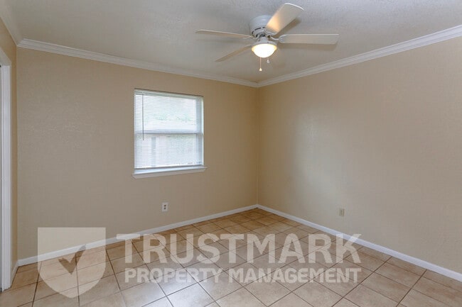 Building Photo - 417 Cottonwood Dr