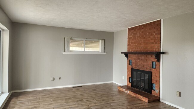 Building Photo - 4 Bed 2 Bath Home with Covered Carport in Bethany