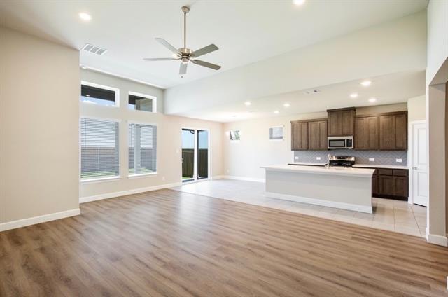 Building Photo - 2304 Spring Side Dr