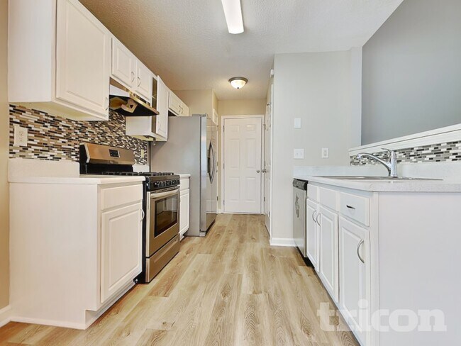 Building Photo - 4050 Monarch Dr