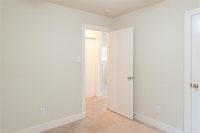 Building Photo - 20923 Patriot Park Ln