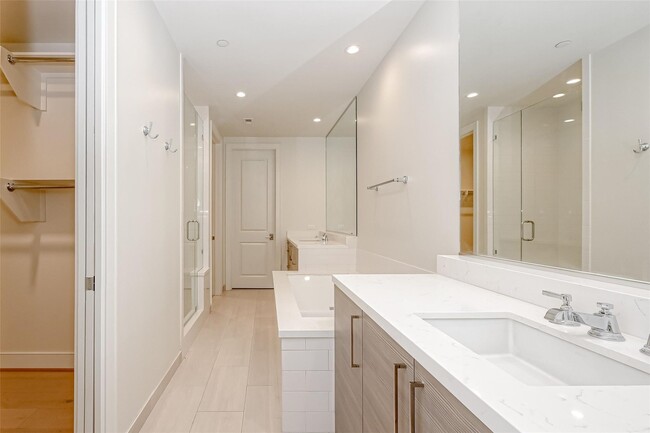 Building Photo - 2047 Westcreek Ln Ln