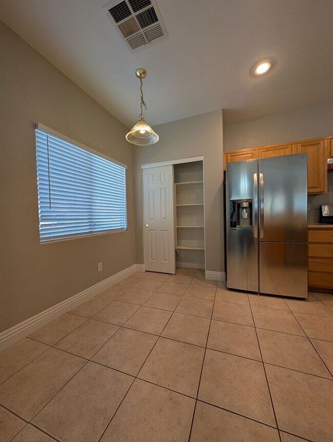Building Photo - 2-STORY TOWNHOUSE FOR RENT IN ALIANTE NORT...