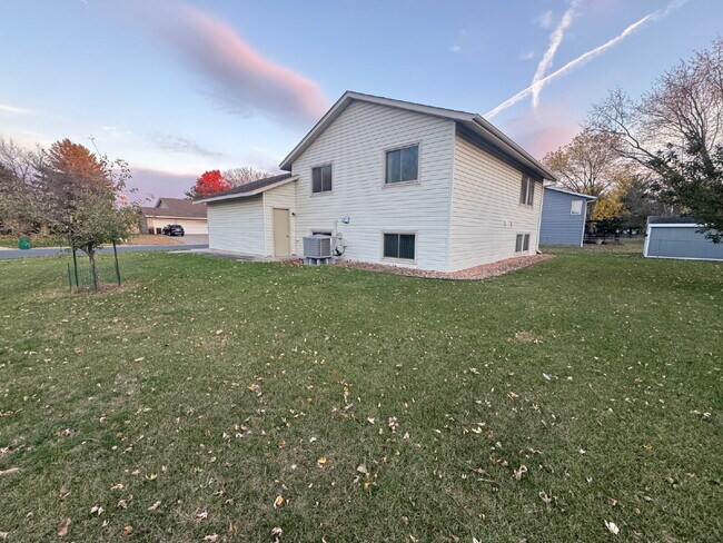 Building Photo - "Charming 4-Bedroom Home with Granite Elegance & Hardwood Warmth in Savage!"