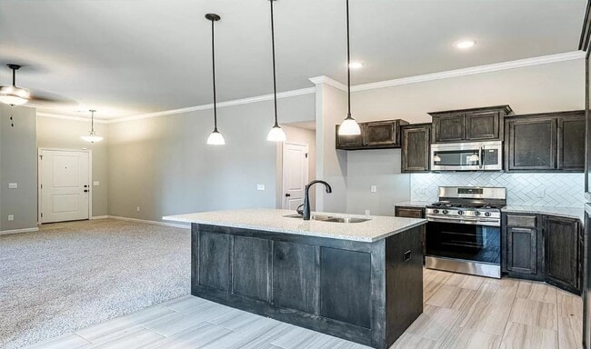 Building Photo - Beautiful 4 Bedroom Home 2 bathroom home!