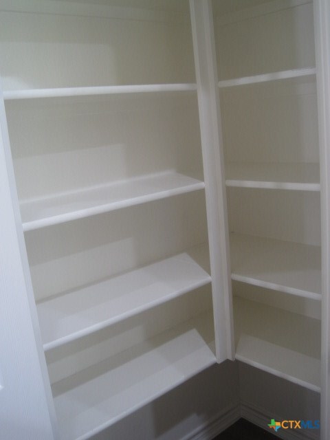 Building Photo - 905 Lantana Dr