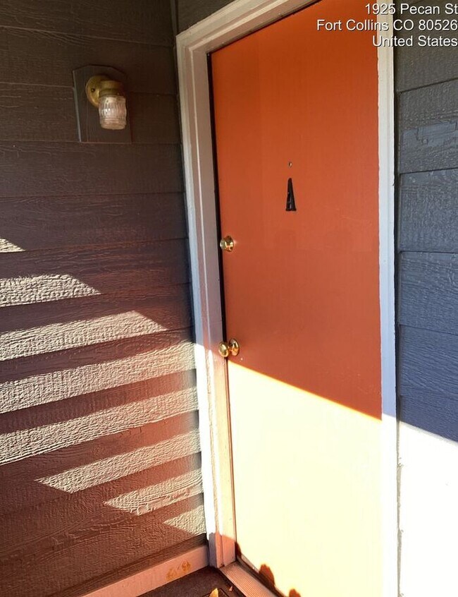Building Photo - 2 Week Off First Months Rent!!! Recently Upgraded 2 Bedroom Apt Near Horsetooth!