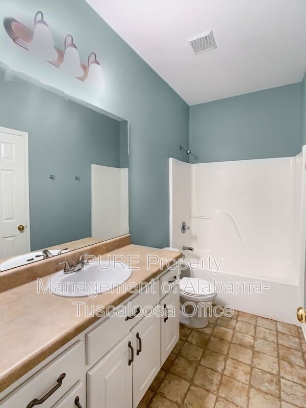 Building Photo - 6312 Covington Villas Dr