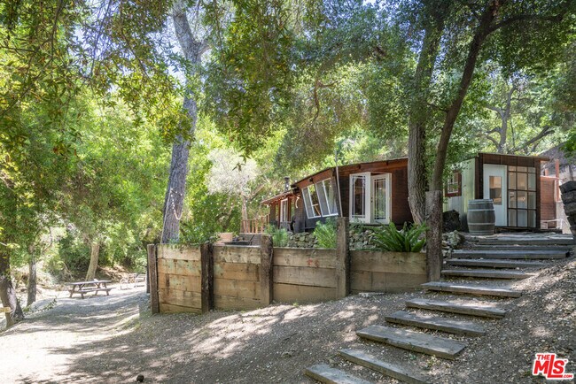 Building Photo - 618 S Topanga Canyon Blvd