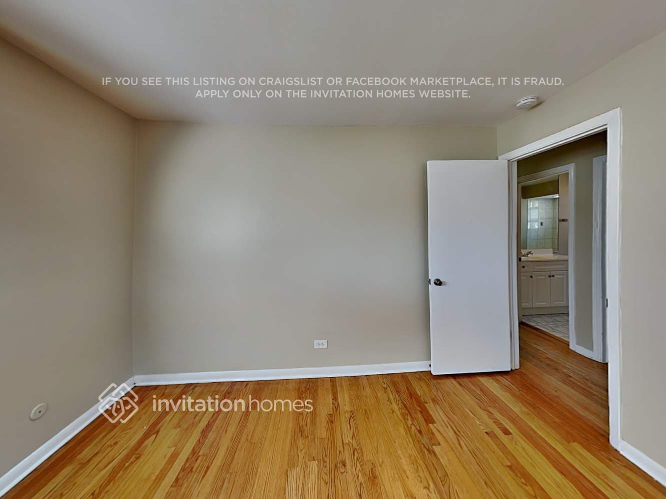 Building Photo - 7648 S Oconto Ave