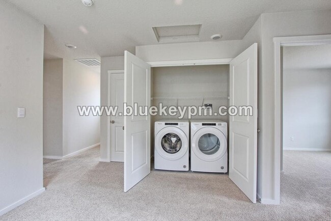 Building Photo - 10312 NE 79th Ct