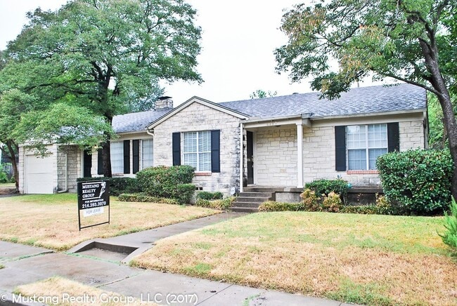 Primary Photo - 6203 Penrose Ave