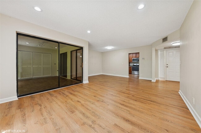 Building Photo - 3901 Cocoplum Cir