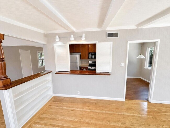 Building Photo - Bright & Spacious 3-Bedroom Home with Expansive Yard in Sacramento