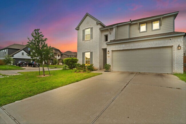 Building Photo - 5462 Grand View Dr