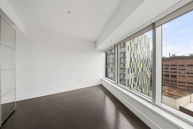 Building Photo - 110 Stuart St