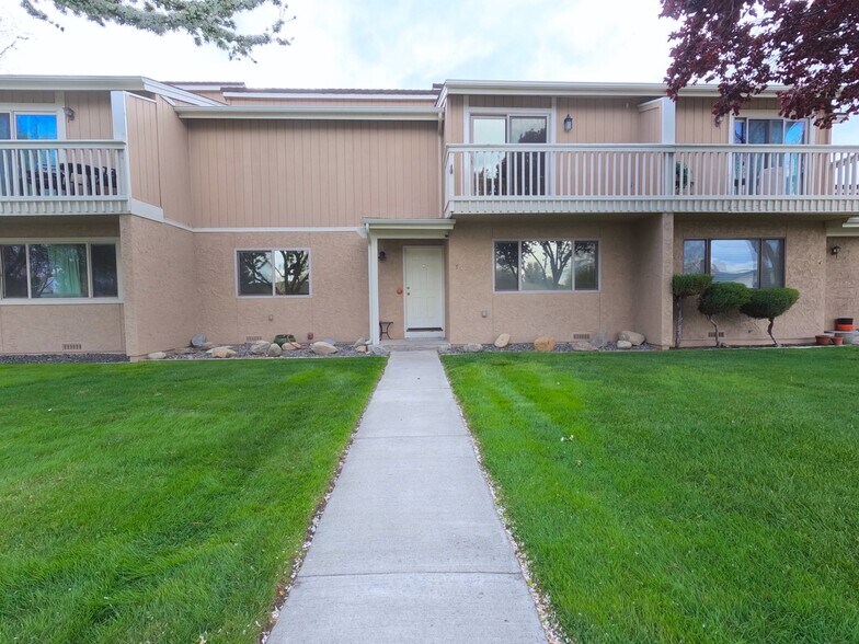 Building Photo - 1630 Olua St