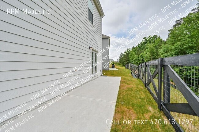 Building Photo - 853 Bentley Dr