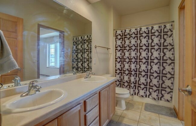 Building Photo - 2904 Kentville Dr