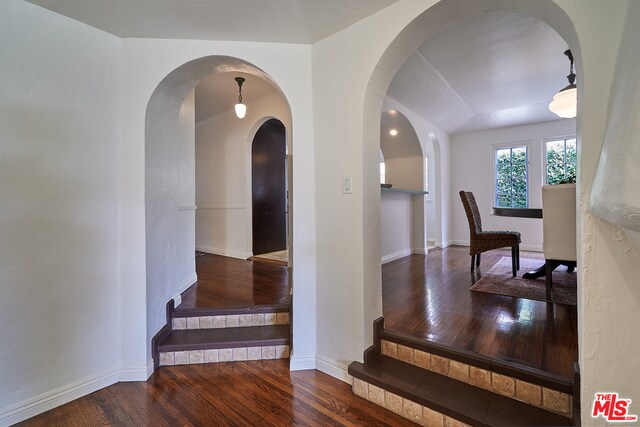 Formal Steps to Dining Room and Hallway - 1213 Hi Point St