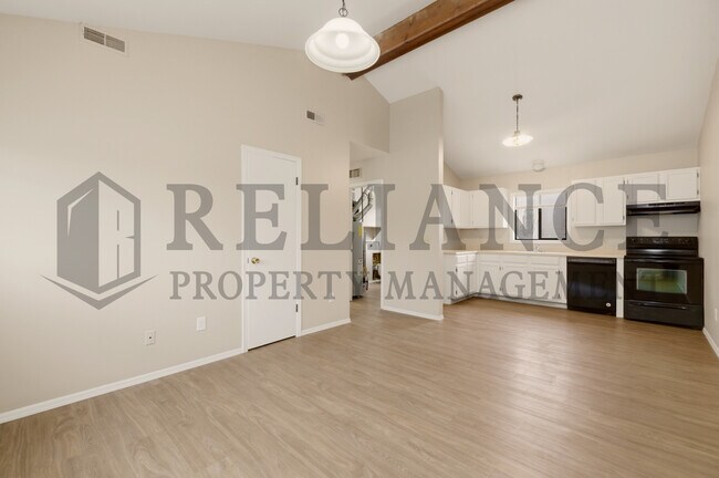 Building Photo - 5026 W Newell St