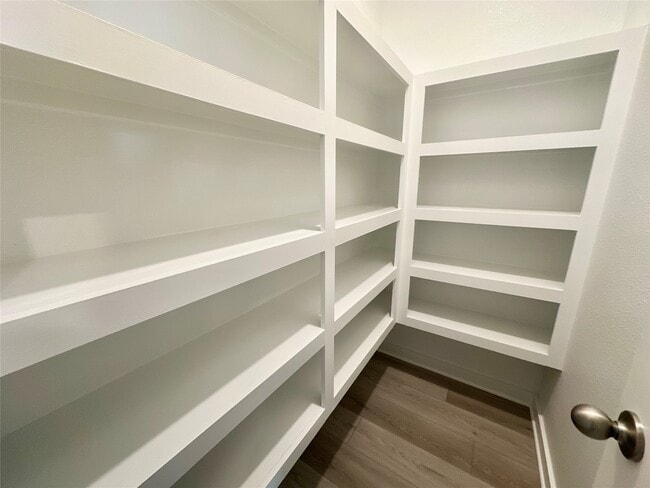 Building Photo - 12176 Ridge Top Dr