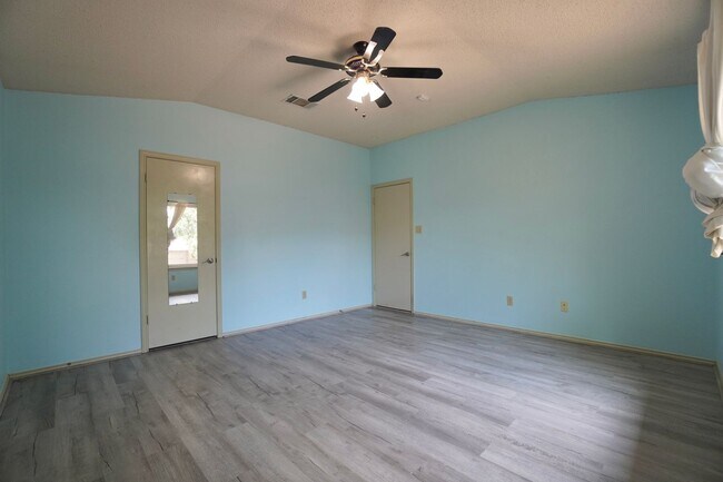 Building Photo - 14009 Conner Downs Dr