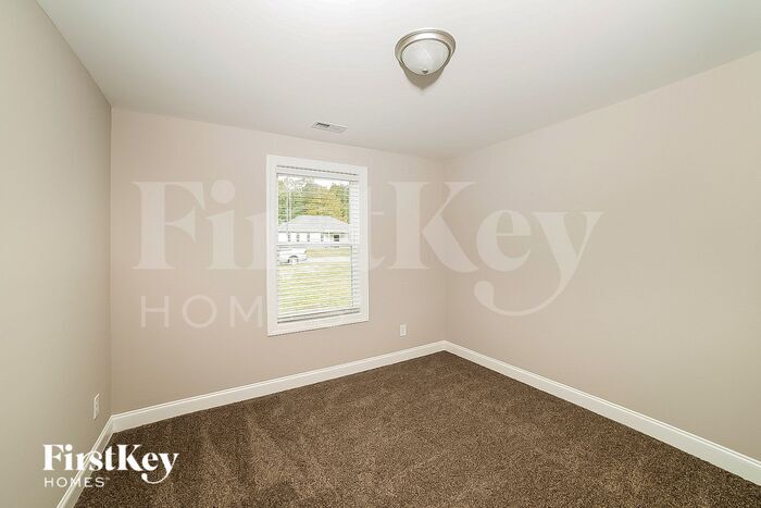 Building Photo - 131 Fir Dr