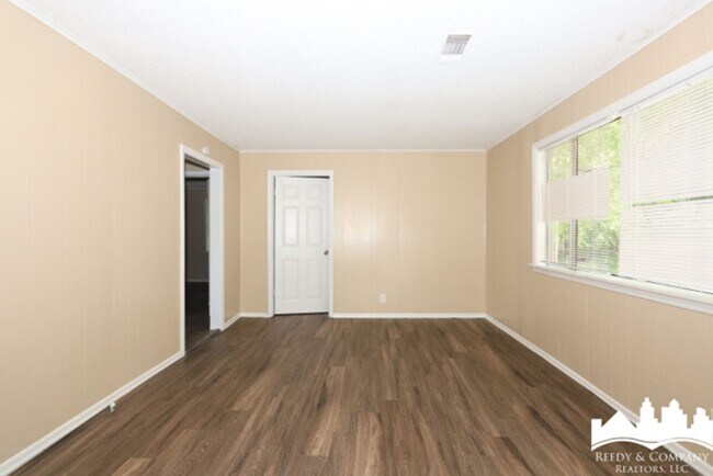 Building Photo - 158 Pickett Rd