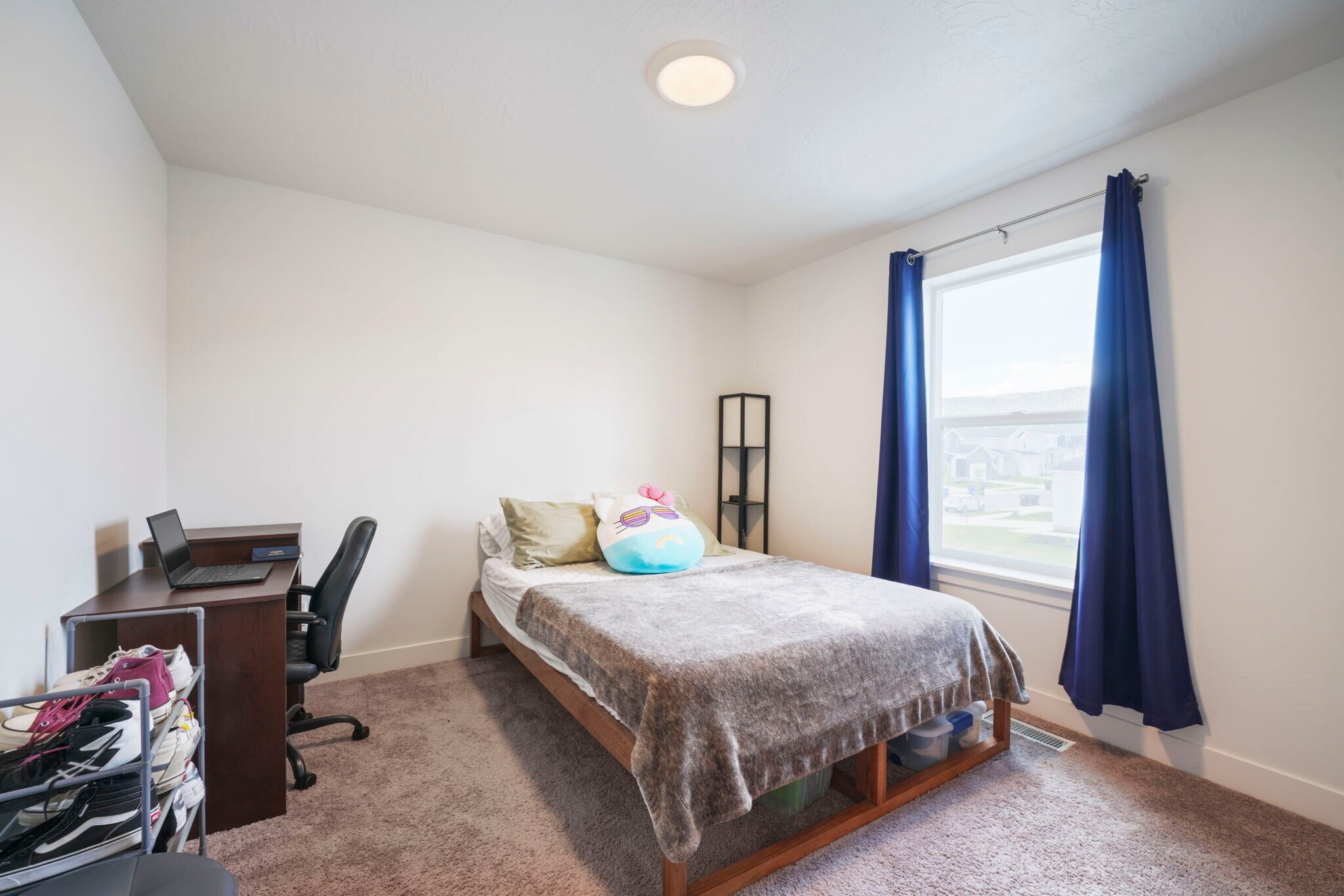 Building Photo - 7192 N Silver Spring Way