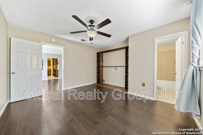 Building Photo - 109 Meadow Way